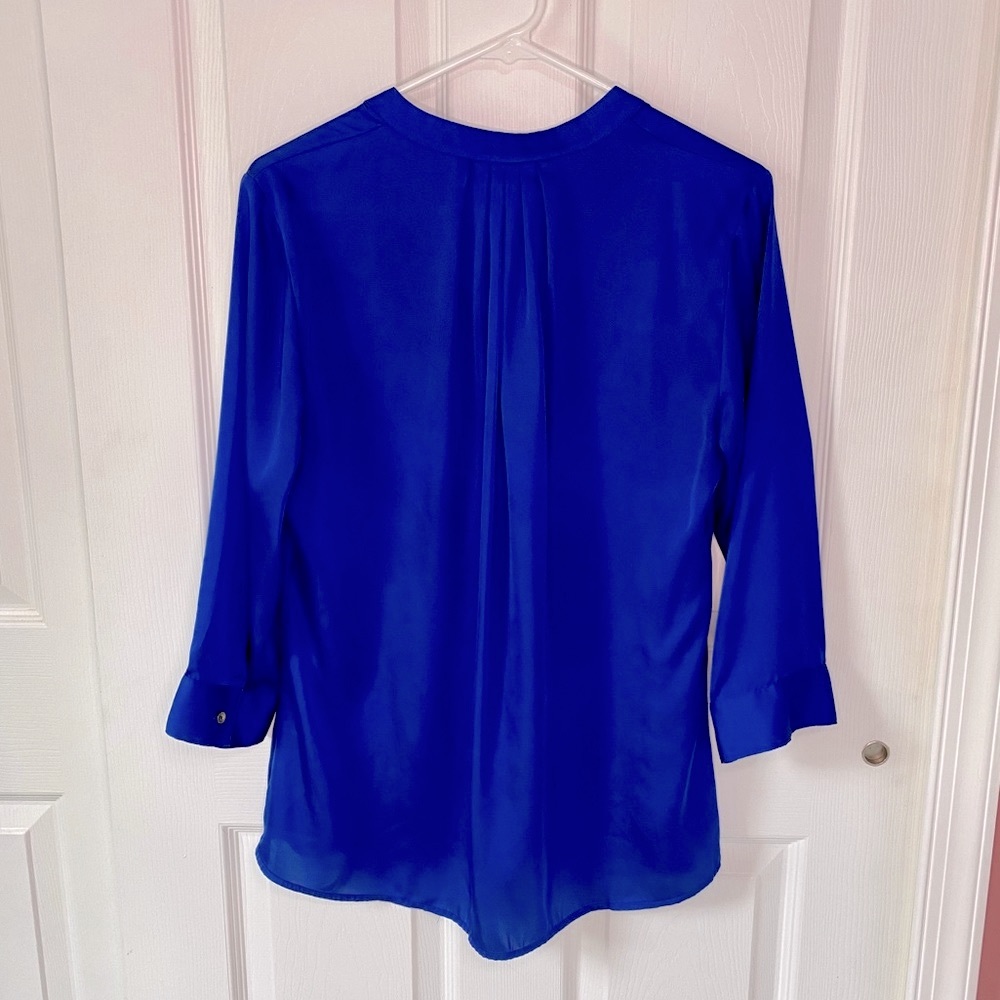 The Limited Blue Tunic Top - Picture 2 of 3